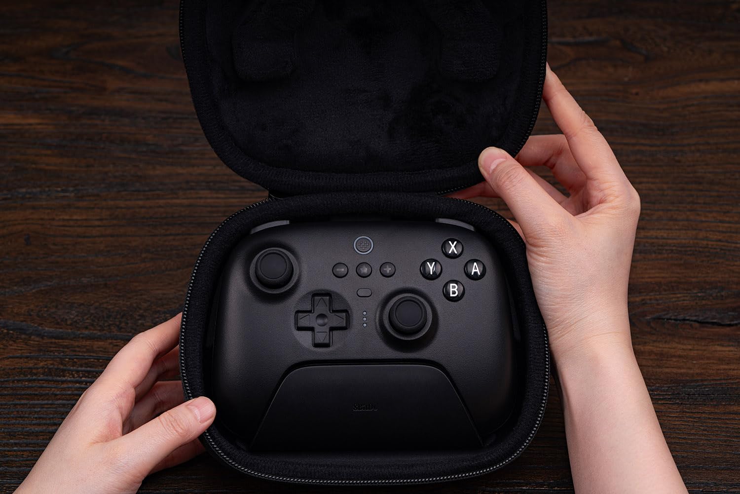 8BitDo Classic Controller Travel Case for Ultimate, Ultimate 2 Series, Ultimate 3 Mode Controller with Charging Dock