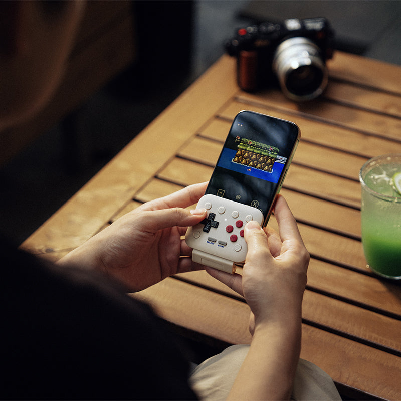 8BitDo FlipPad Mobile Gaming Controller with Automatic Closing Small Portable Bag